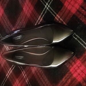 Black Rockport heels